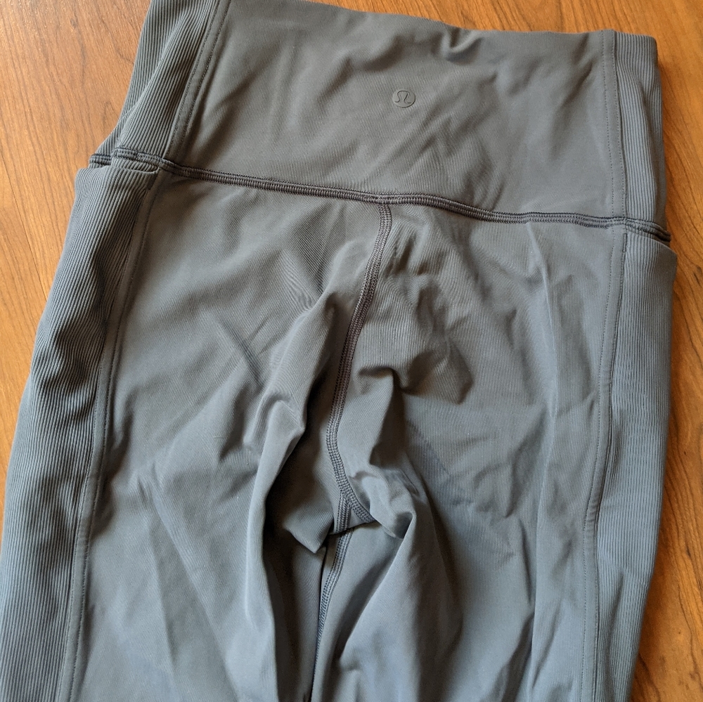 Lululemon Special Edition Legging : Size 8